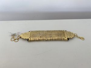 Gold Latch Bracelet | $24.00 | GFTQ7